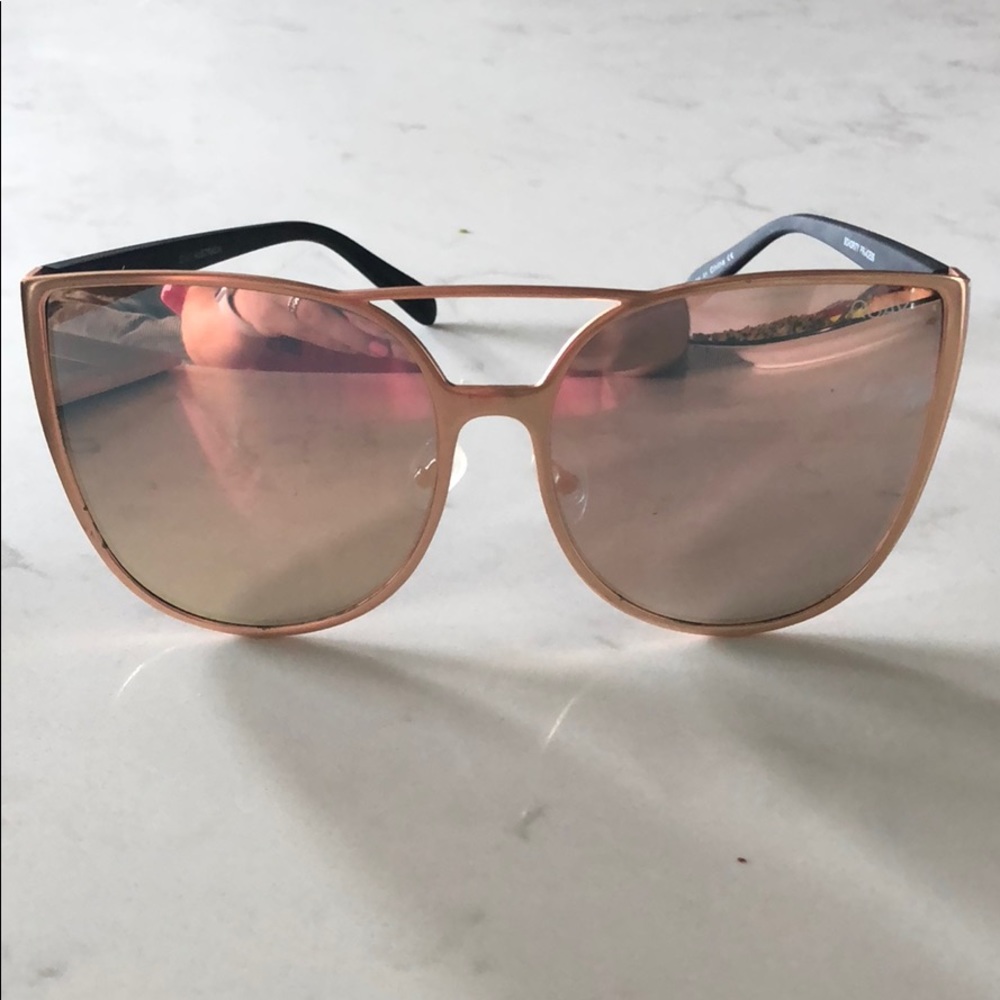 QUAY AUSTRALIA gold and black large sunglasses